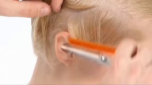 Женская стрижка с коротким затылком и длинной чёлкой