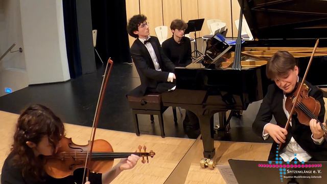 Gala05 / Antonin Dvorak (1841-1904) / Klavierquintett A-dur op. 8 / 1. Satz Allegro ma non troppo смотреть онлайн