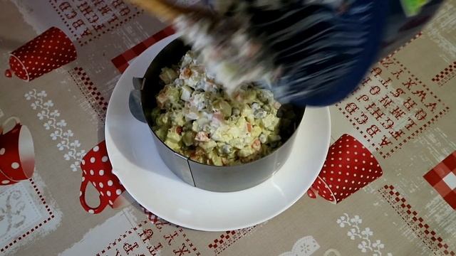 Оочень вкусный и "БЮДЖЕТНЫЙ"салат на праздничный стол смотреть онлайн
