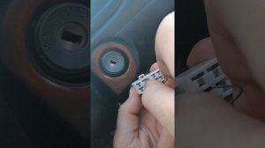 заклинил замок зажигания, как завести машину тойота карина е без ключа.
