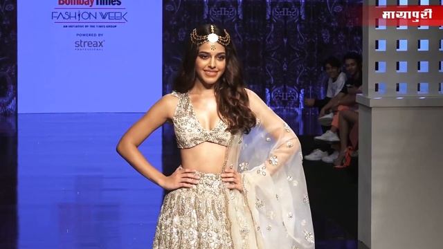 Alaya F Turnes Showstopper For Payal Singhal At Bombay Times Fashion Week