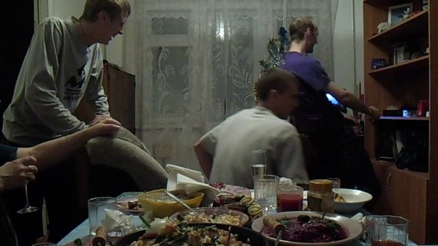Новогодние танцы))) Ржака!! смотреть онлайн
