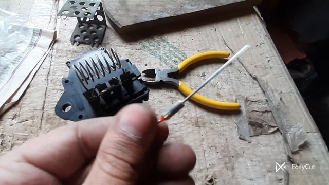 Peugeot 307 перша швидкість вентилятора охолодження ремонт |не работает первая скорость вентилятора смотреть онлайн