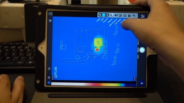 Using Thermal Camera to inspect a PCB (with FLIR ONE PRO) смотреть онлайн