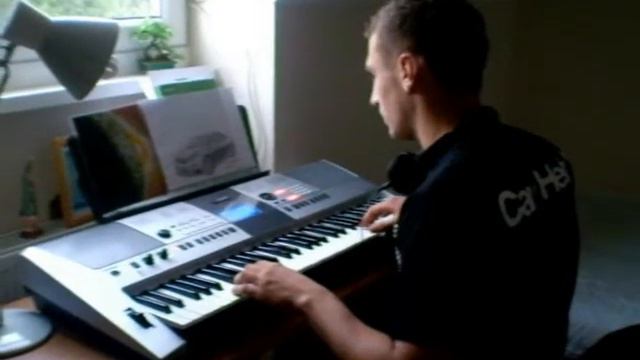 Yamaha E-413 cool sounds Robi23 смотреть онлайн