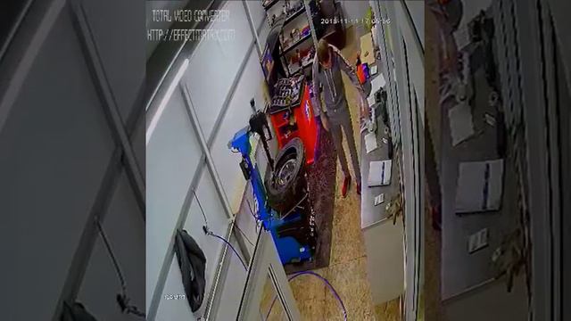 Купили машину а в запаске куча денег( читаем описание) смотреть онлайн