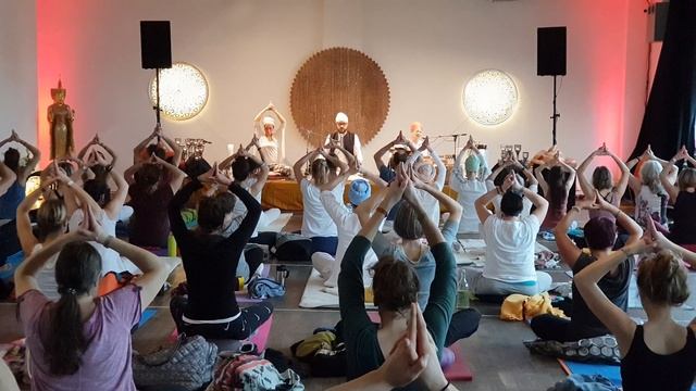 Guru Ram Das Mantra смотреть онлайн