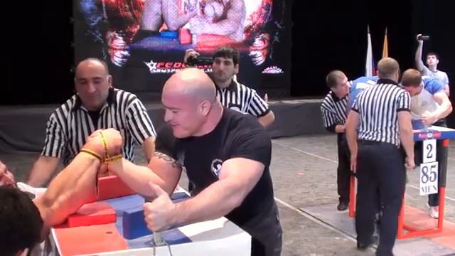 Кубок дружбы Калмыкии по армспорту. Железная рука - Чермен Хадаев смотреть онлайн