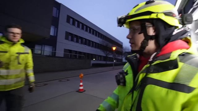 UNGEMÜTLICH ? WIR SUCHEN DAS ABWASSER NETZ DER HALLE ! ?| ItsMarvin смотреть онлайн