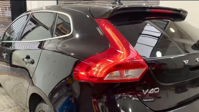 2017 (66) Volvo V40 R-Design смотреть онлайн