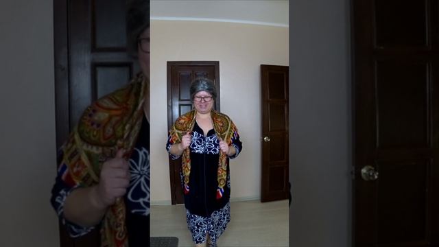 Робот пылесос напугал Бабулю #shorts смотреть онлайн