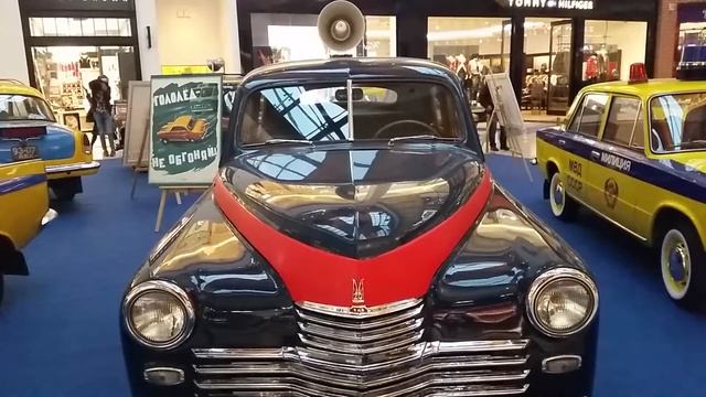 Выставка служебных автомобилей СССР. ТЦ "Метрополис" смотреть онлайн