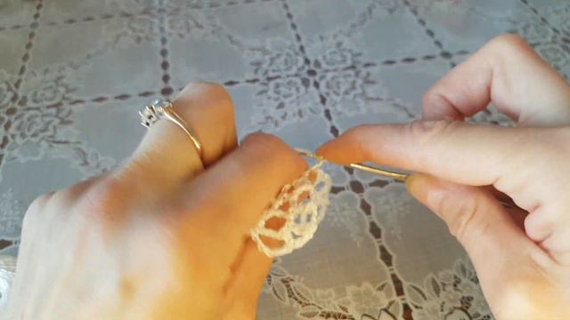 Красивый цветок - брошь вязаная крючком. смотреть онлайн
