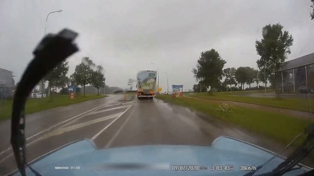 Trabant 601 Drive (Dashcam) смотреть онлайн