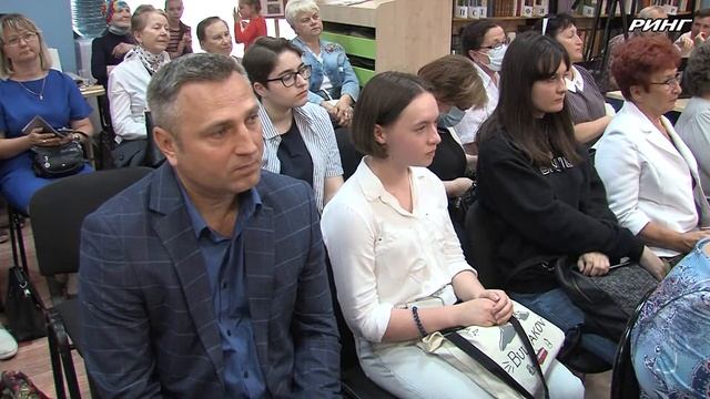 Участницам «Курса журналистики от первого лица» в Луховицкой библиотеке вручили сертификаты смотреть онлайн