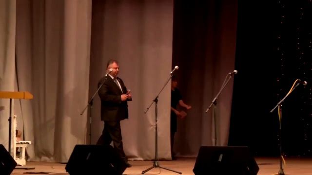 Сделал рофловидос пока шло онлайн занятие у репика(директор поёт под фонограмму???) смотреть онлайн