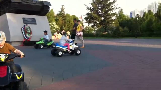 Маша на квадроцикле смотреть онлайн