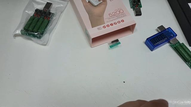 Внешний аккумулятор HOCO B21 5200 mAh смотреть онлайн