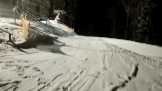 Снегоход на трассе. смотреть онлайн