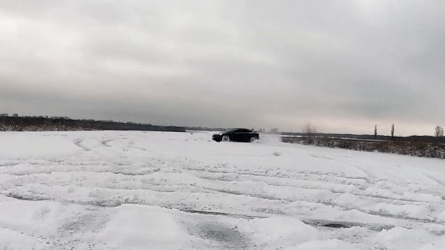 Дрифт на Tesla model 3 ;))снято на Go Pro Max без оператора и чьей либо помощи? смотреть онлайн