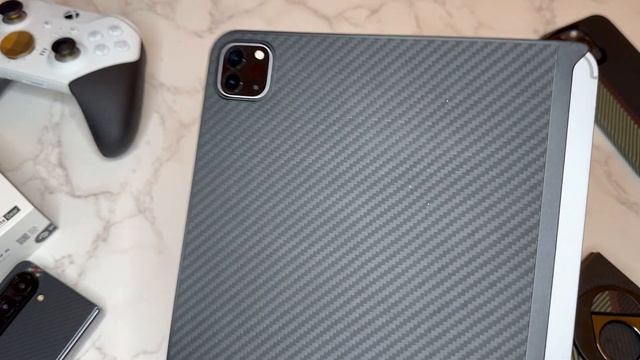 Apple iPad Pro M2 & AirPods Pro Gen 2 | Pitaka MagEZ Case 2 ( Minimal Aramid Fiber) смотреть онлайн