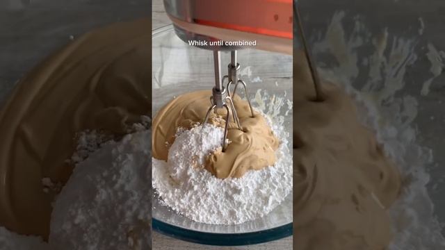 Would you try this Caramilk cheesecake? #easyrecipe #shorts смотреть онлайн