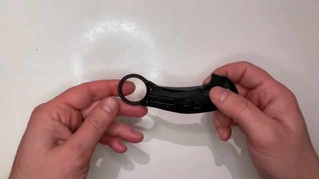 Bastinelli Mako Folder