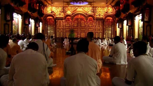 Святая Дхама "2014" с украинской ятрой - ч.4 "Шри Шикшаштака в Радха Гопинатх мандире смотреть онлайн