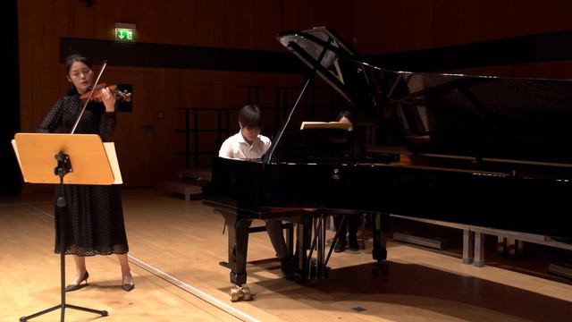 Poulenc Violin Sonata, FP119 1. Movment - Allegro con fuoco смотреть онлайн