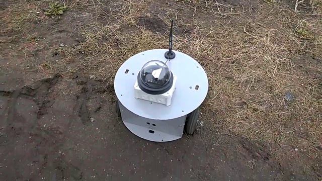 Робот во дворе, результат смотреть онлайн