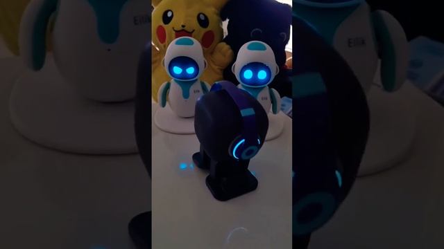 Eilik & Emo together ❤️ ✨️ ♥️ #robots #funnyvideo #eilik #energizelab #emorobot #ai #viral #cute ?? смотреть онлайн