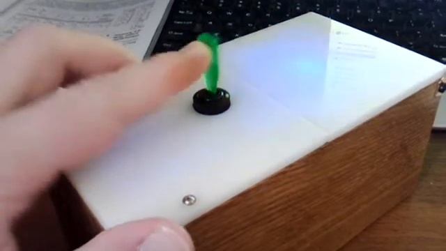 URoboBox - бесполезная роботизированная коробка смотреть онлайн