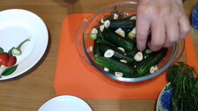 Вкуснейшие Малосольные огурцы на минералке//Очень вкусные, хрустящие//от #Сельскиезарисовки смотреть онлайн