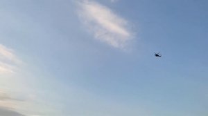 Боевые вертолеты летают над пляжем с сотнями людей! Минск, река Вяча