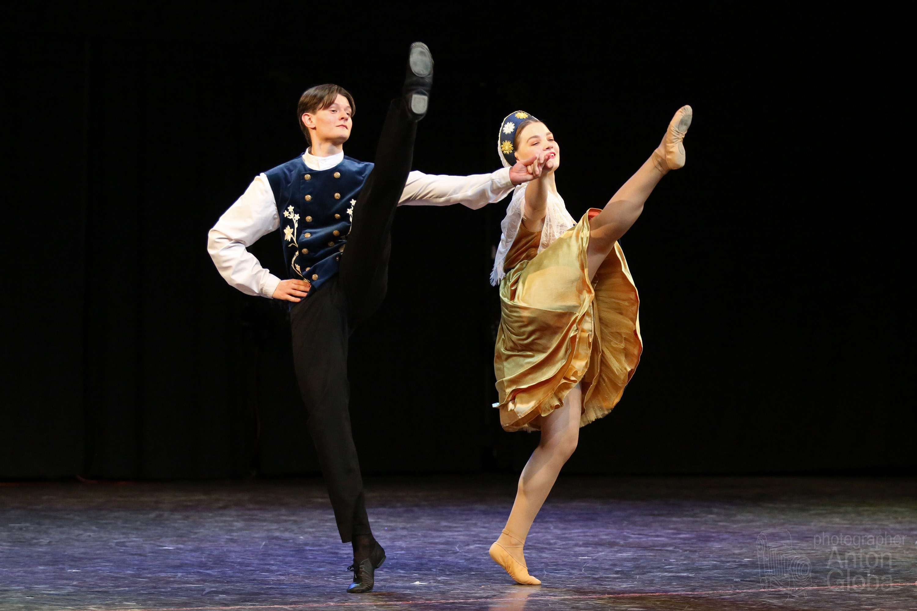 "Фарандола", ансамбль "Ритмы детства". French dance "Farandola", ensemble "Childhood Rhythms". смотреть онлайн