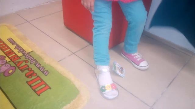 Выбираем Обувь на лето CROCS Кроксы или Босоножки Помогите с Выбором смотреть онлайн