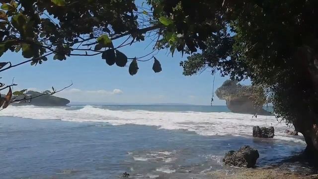 Soothing Waves Sounds and Peaceful View of The Java's Southern Sea From The Shore -Shady Trees смотреть онлайн