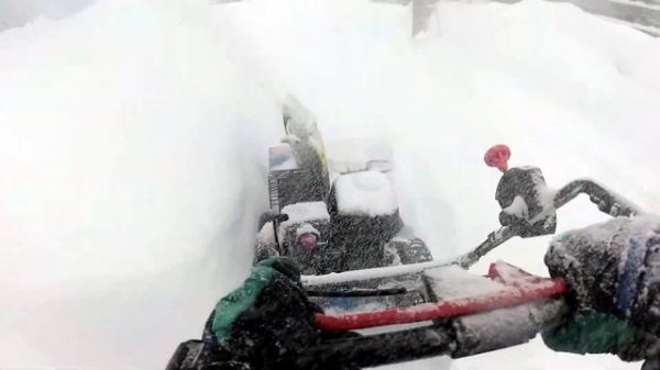 Обзор на снегоуборщик Top Machine GST55