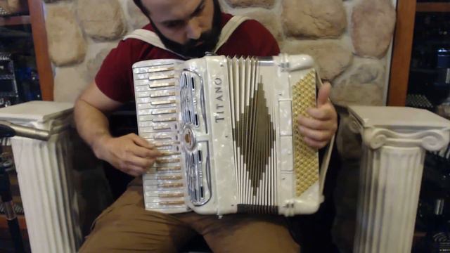 4794 - White Gold Titano Ideal Organette Piano Accordion LM 41 120 $799 смотреть онлайн