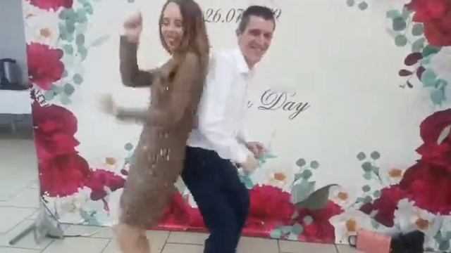Танцы,танцы,танцы И свои музыка с ума !!! смотреть онлайн