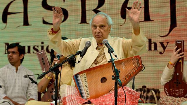 Pandit Jasraj Khyal in Vilambit ektal смотреть онлайн