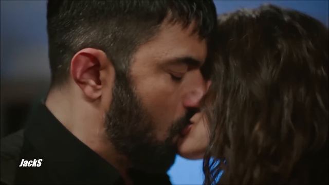 Demet Özdemir & Engin Akyürek - Crazy In Love ( + eng sub) смотреть онлайн