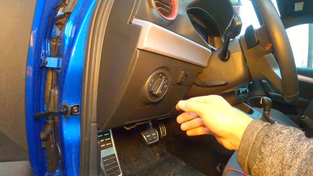 Elektrycznie Otwierana Klapa Bagażnika (Napisy) prezentacja działania Seat Arona смотреть онлайн