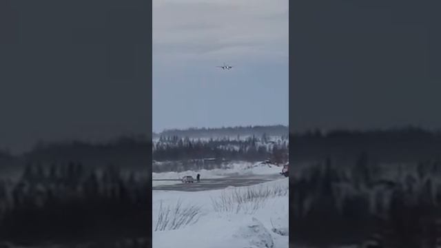 Посадка в сильный ветер. Аврора А 319 уход на второй круг .Магадан смотреть онлайн