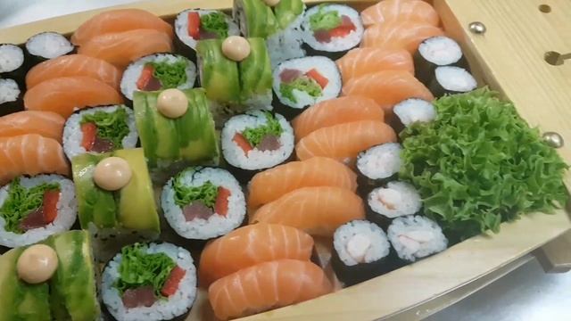 ANOTHER PIECE OF ART ( SUSHI BOAT) смотреть онлайн