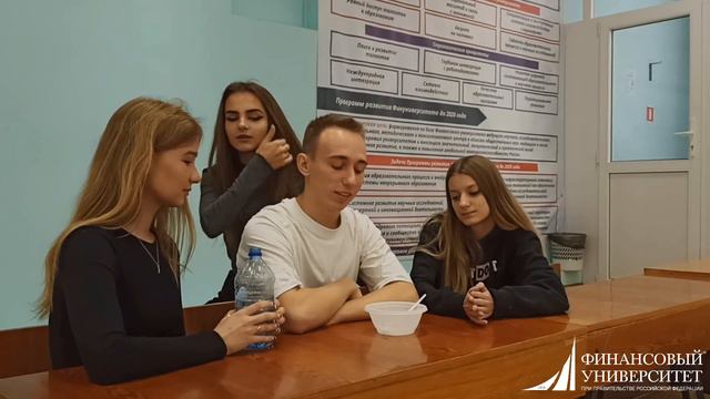 Выдуманная история про мальчика Петю и его финансовую неграмотность смотреть онлайн