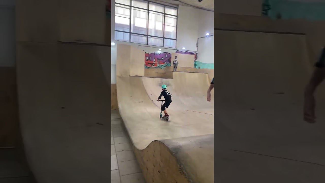 Ateox Saw трюковой самокат. В скейт парке BunnyHop есть на чем погонять. #трюковойсамокат #Ateox смотреть онлайн