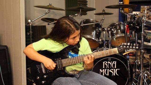Mattie Playing Leyenda on a Washburn 3/4 guitar! смотреть онлайн