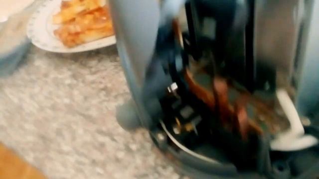 Тостер не фиксируется, ремонт тостера.