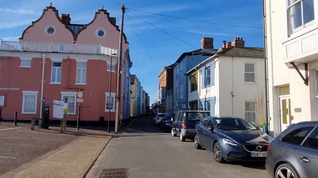 Charming seaside town Aldeburgh, UK Tour. Очаровательный приморский город Альдербург - прогулка смотреть онлайн